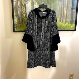 Rinascimento. Beautiful dress! Worn once for 3 hours. Like new.